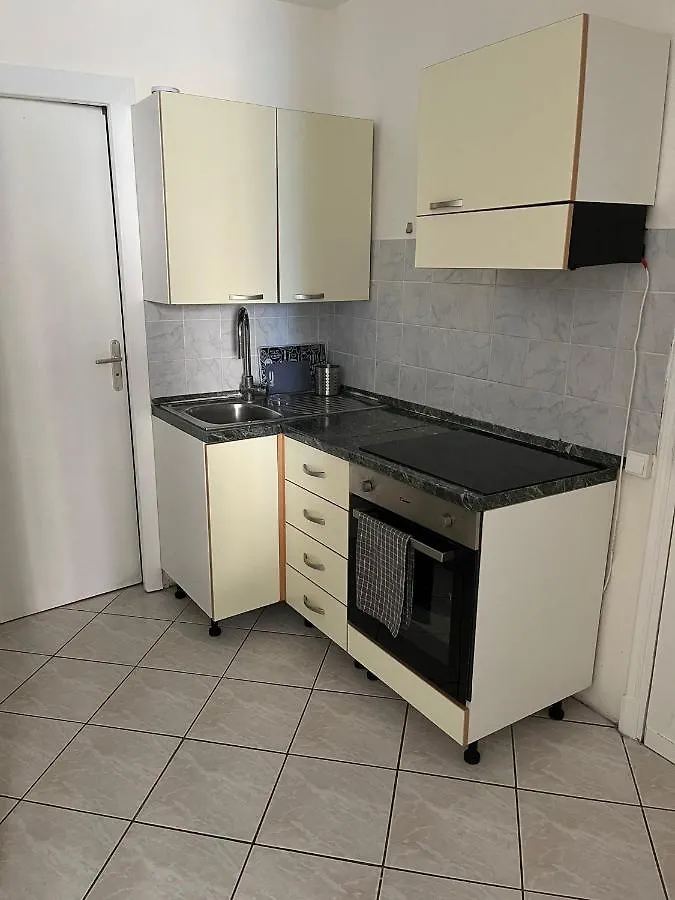 Pretty Studio : A Lovely Studio Lodges 3 Adults Close To Monte Carlo ! Beausoleil France